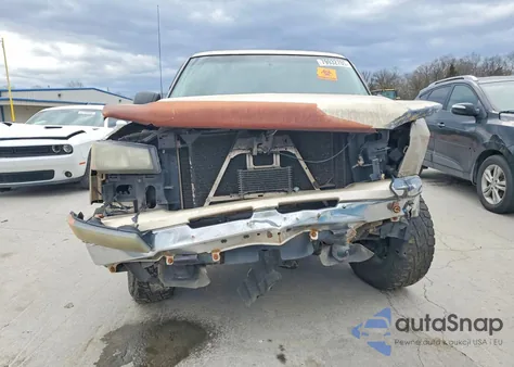 2006 Chevrolet Silverado C1500 из США, поврежденный, VIN 2GCEC13V261286473